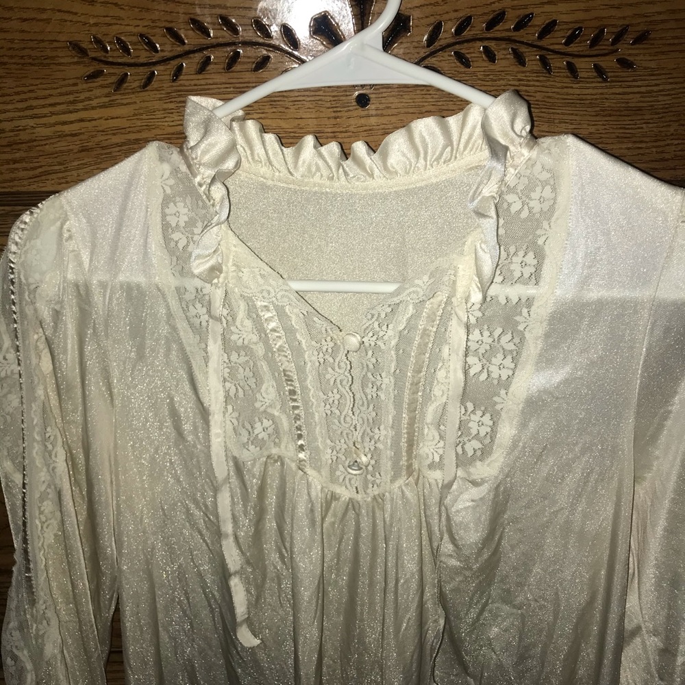 Silky lace long sleeve sleep ware